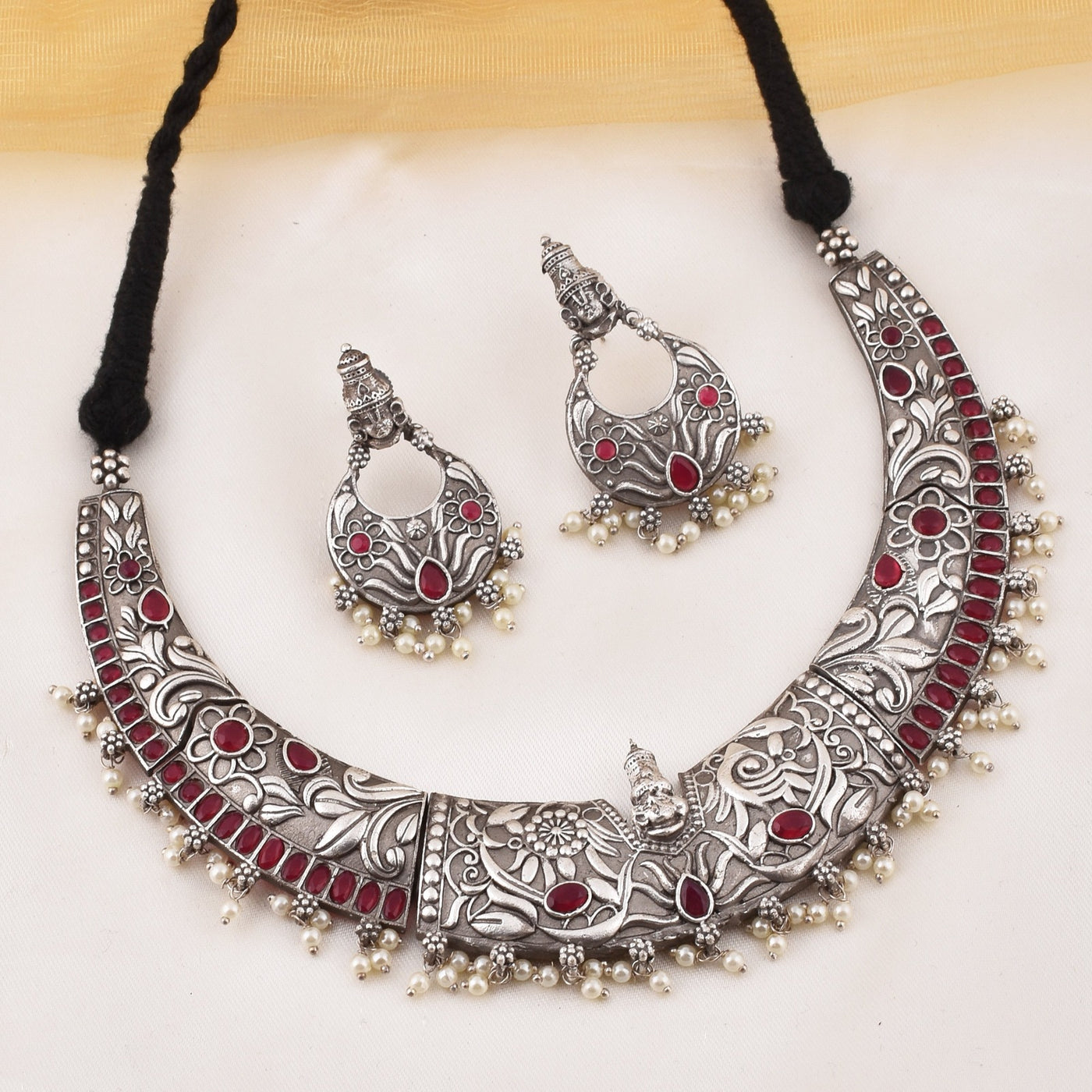 Unnati Traditonal Floral Necklace Set - xoiox