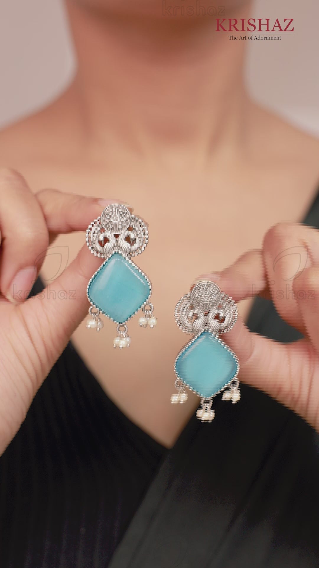 Ragini Stud Earrings - wxo