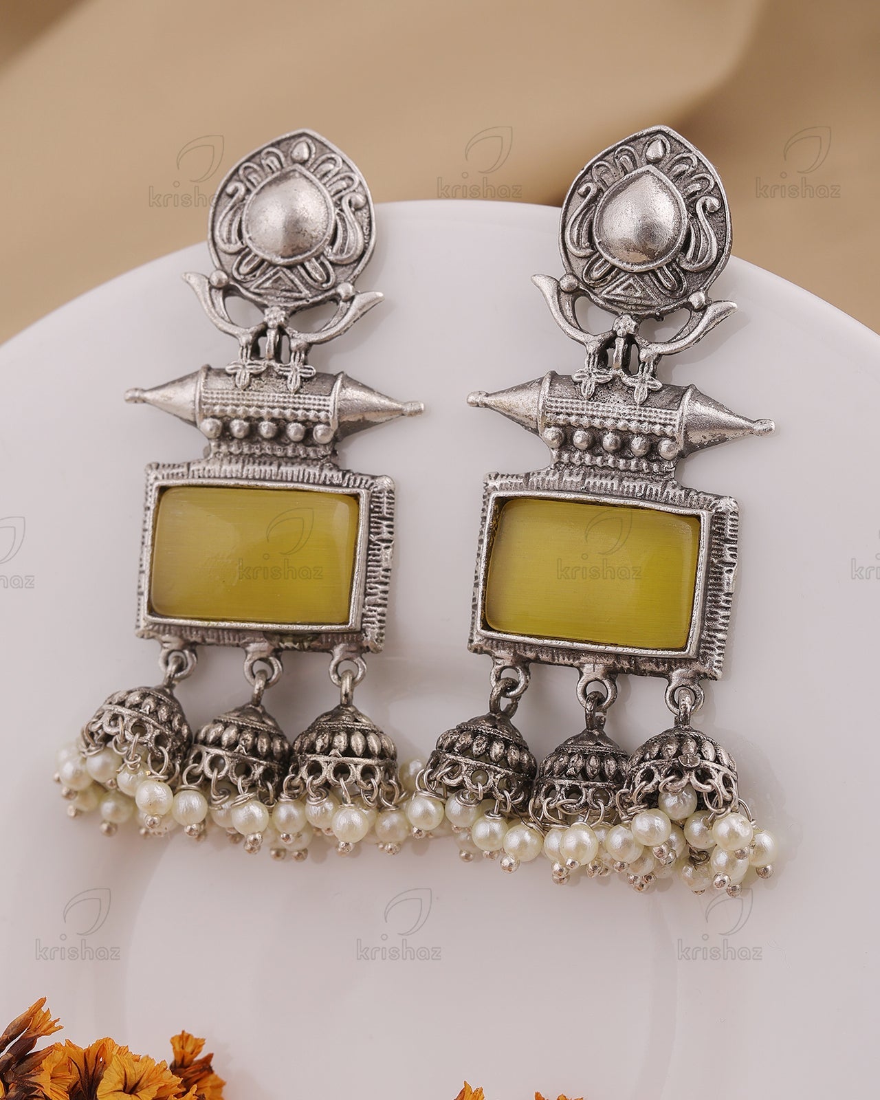 Maanya Dangler Earrings - wxo