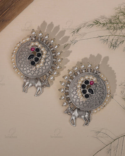 Traditional Cow Design Studs
