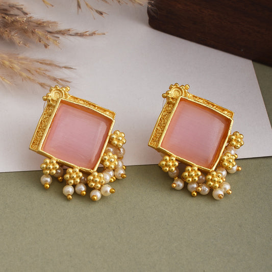 Yami Matte Gold Stud Earrings