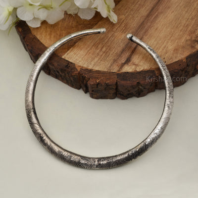 Aaloka Silver Oxidized Hansli Neck Piece