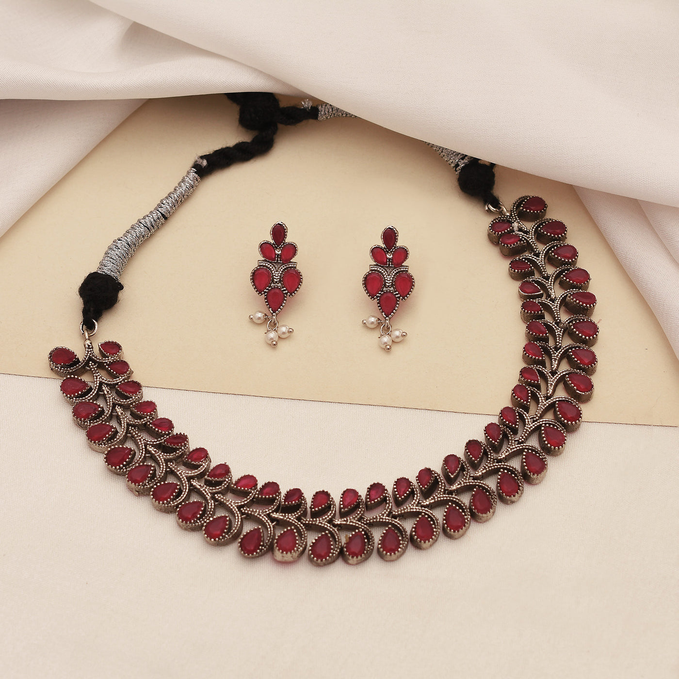 Srivalli Silver look Alike Necklace Set
